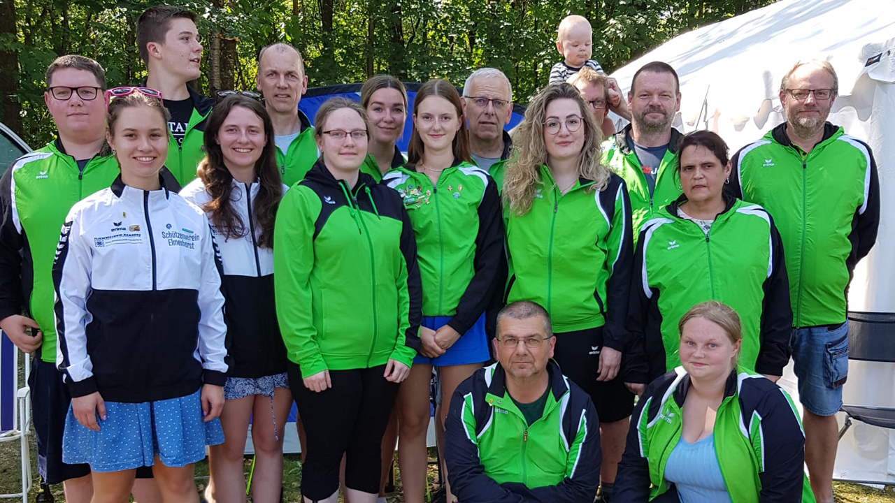 SSV Kassau mit zwei Schützinnen aus Elmenhorst im Kassauer Lager in München-Garchingen auf der Olympia Schießanlage